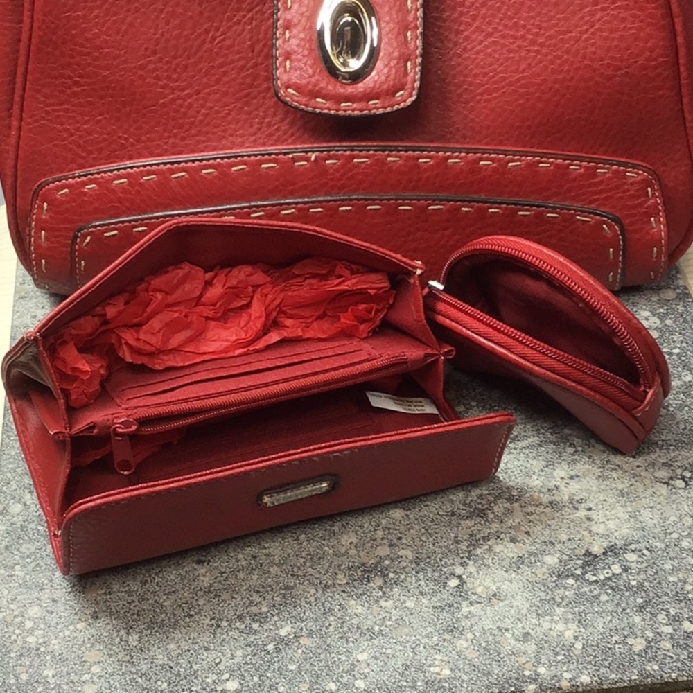 ๐น ROSETTI Red Pebble Faux Leather Secret Compartment with Wallet and Coin Purse - Picture 5 of 16